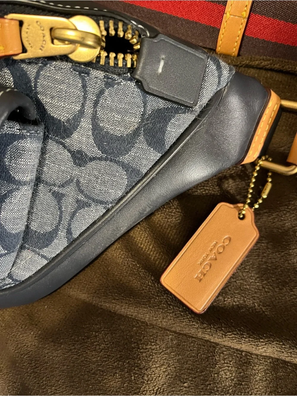 Coach Signature Belt Bag / Crossbody - Picture 4 of 6